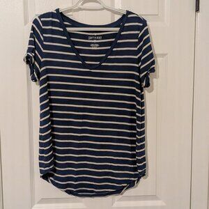 AEO soft and sexy short sleeve v-neck curved hem tee size MT